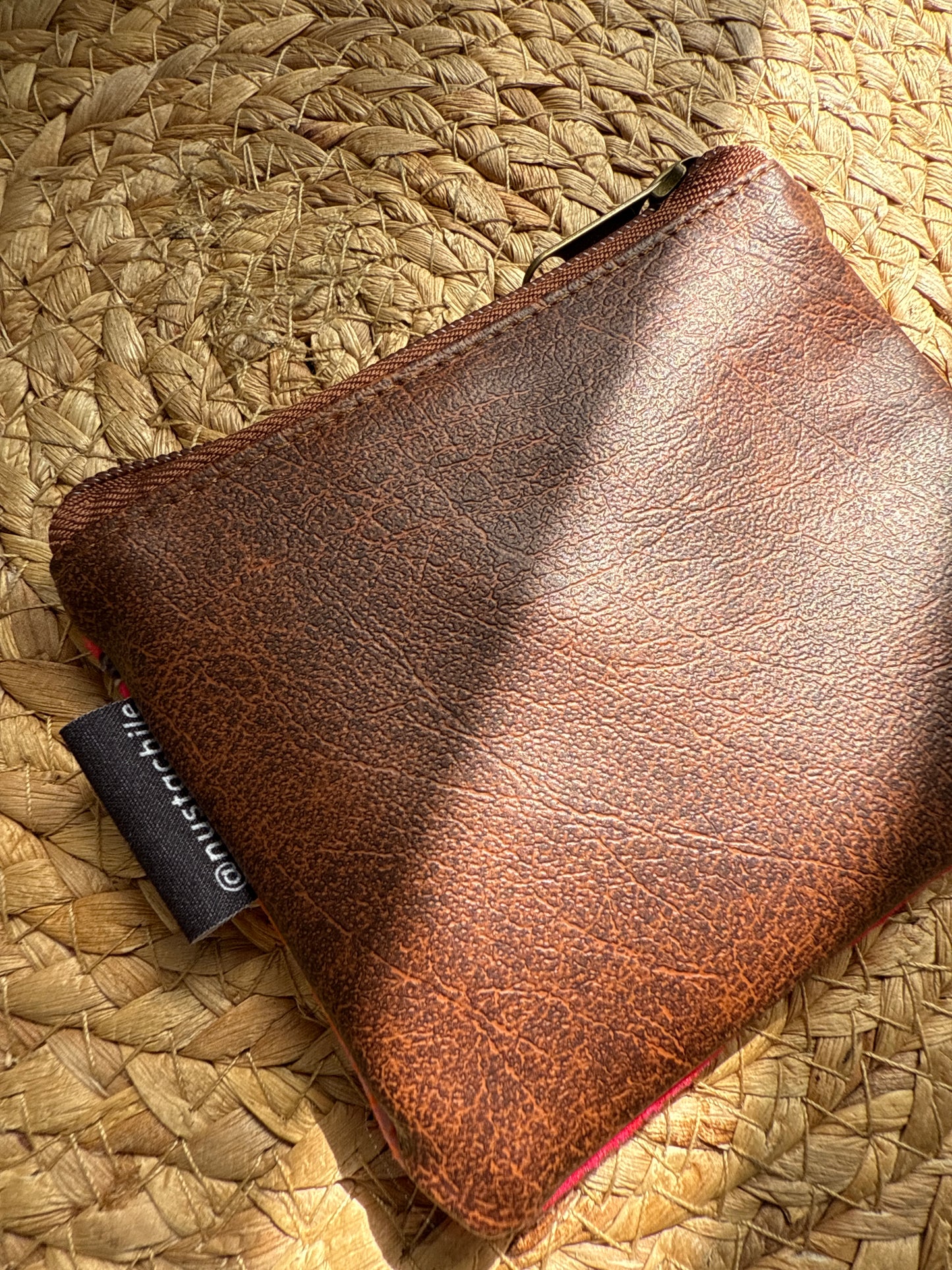 Monedero de Felpa "Diseño de Autor" - Edición Limitada