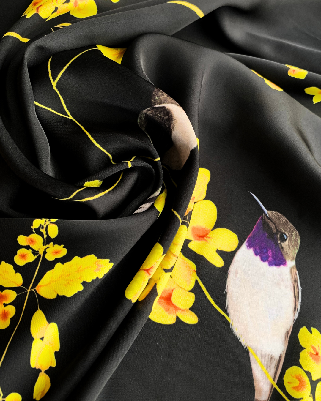 Pañuelo 70 Picaflor de Arica Negro