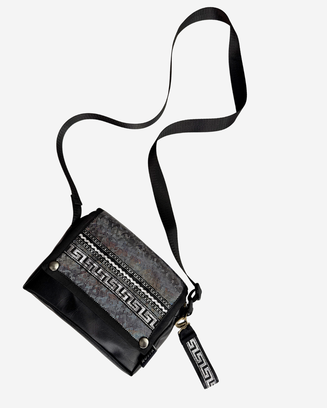 CARTERA BANDOLERA BIOCUERO | PHAXSI PLATEADO
