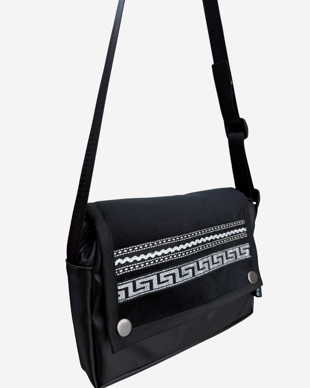 CARTERA BANDOLERA BIOCUERO | WARMI PLATEADO