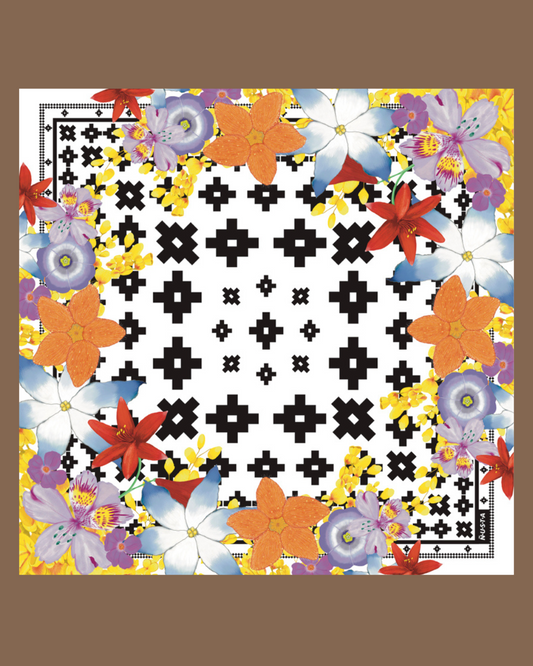 Pañuelo 70 Chakana Panqarita grande último en stock