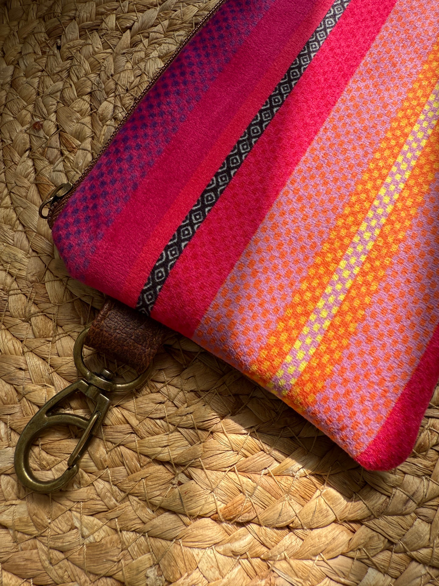 Estuche de Felpa "Diseño de Autor" - Edición Limitada