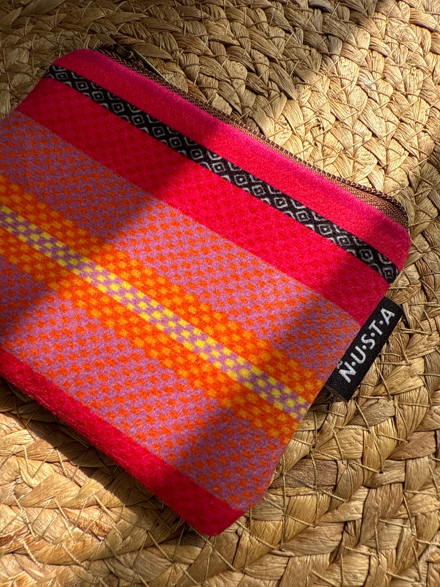 Monedero de Felpa "Diseño de Autor" - Edición Limitada