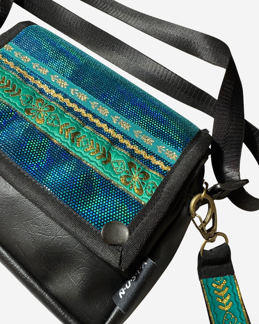 CARTERA BANDOLERA BIOCUERO | PHAXSI ESMERALDA